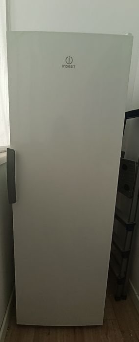 Продам морозильник  Indesit itu 1175