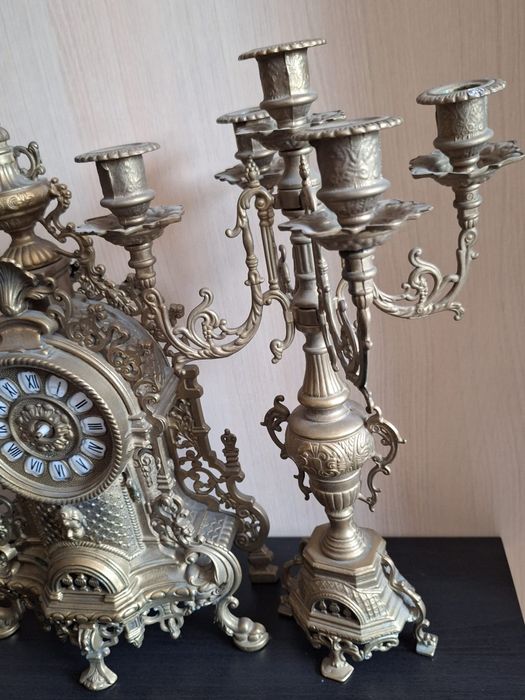 Ceas cu doua sfesnice din bronz