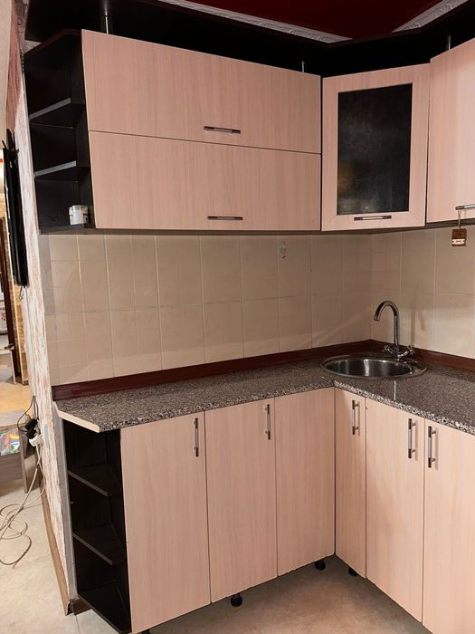 Продаётся кухонный  гарнитур