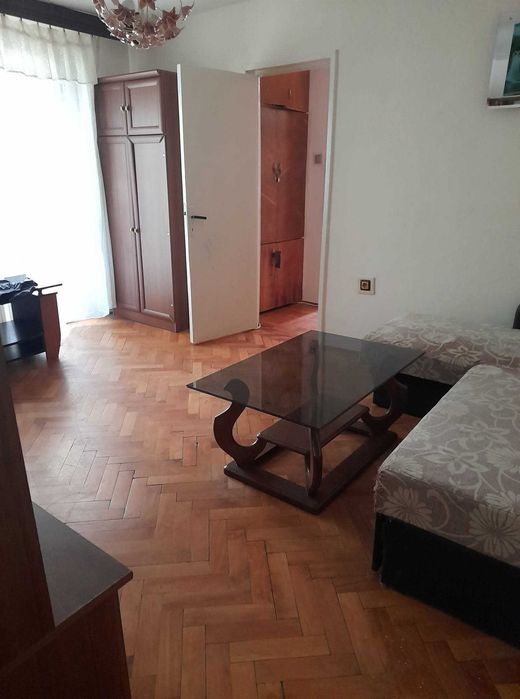 Apartament  3 camere de închiriat