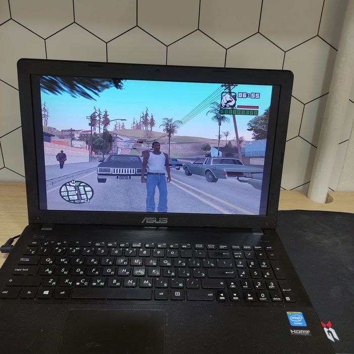 Ноутбук Asus с играми
