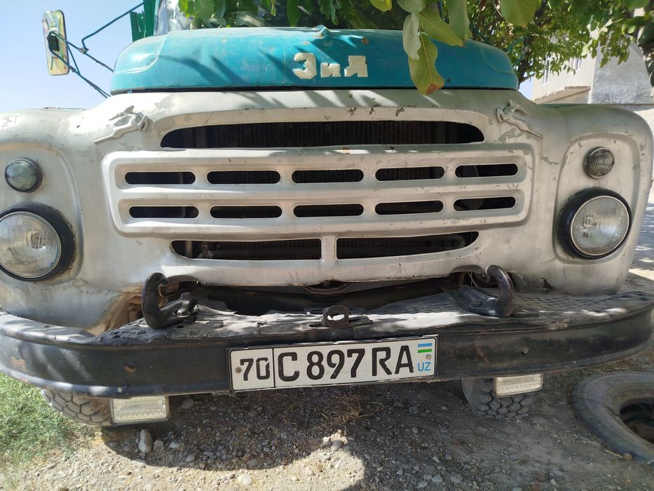 Zil sotiladi. ЗИЛ сотилади.