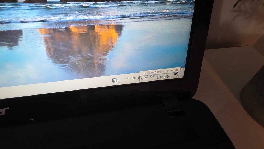 Laptop Acer E1-571G