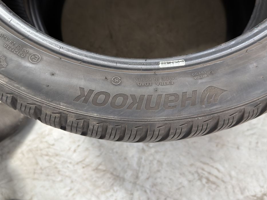 Vand 2 anvelope 285/40/21 hankook de iarnă ca noi