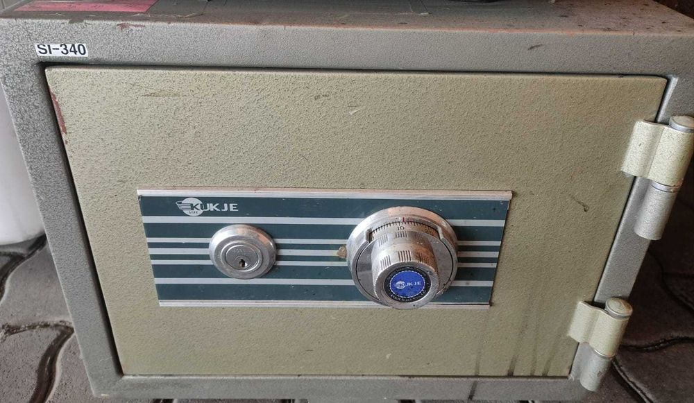 Сейф огнестойкий