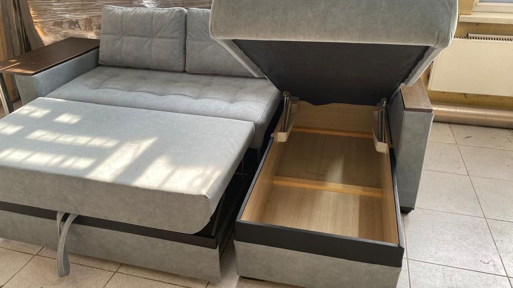 Продаю угловой диван