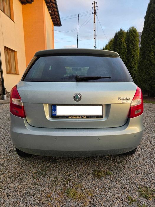 SKODA Fabia 2011 — imagine 3