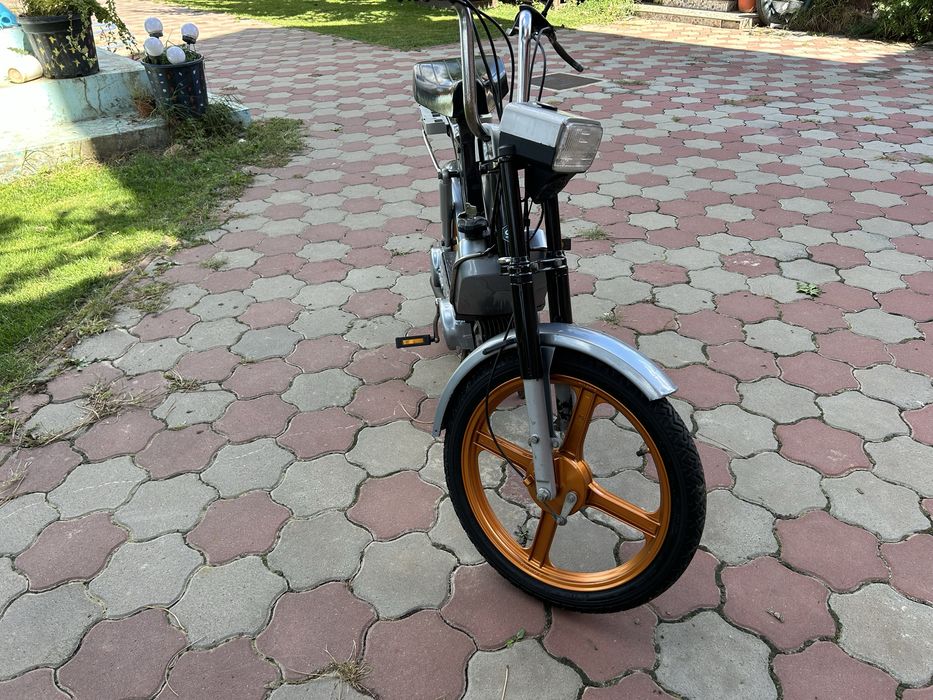 Piaggio Bravo 49cc Moped