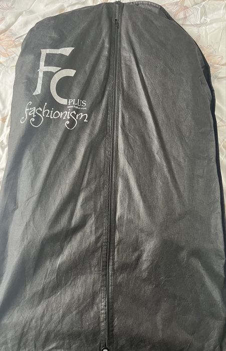 Абитуриентски костюм