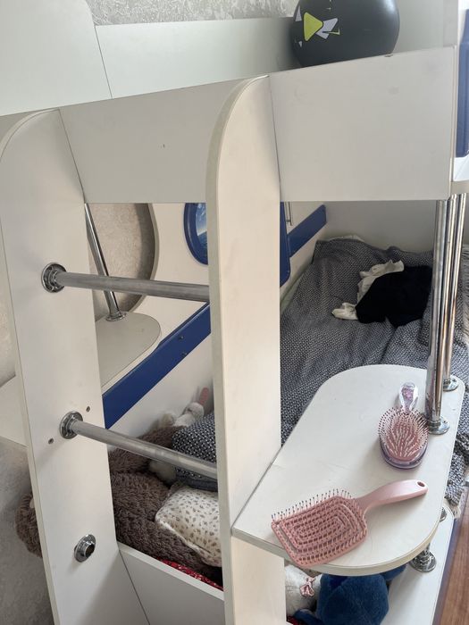 двухъярусная кровать