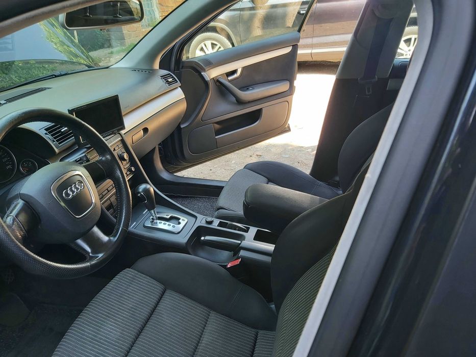 Продавам Ауди А4 2006г.