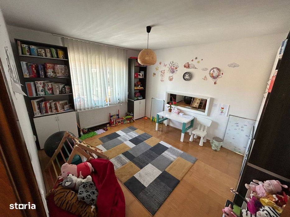 Casa individuala de inchiriat | 300 mp utili - 1000 teren