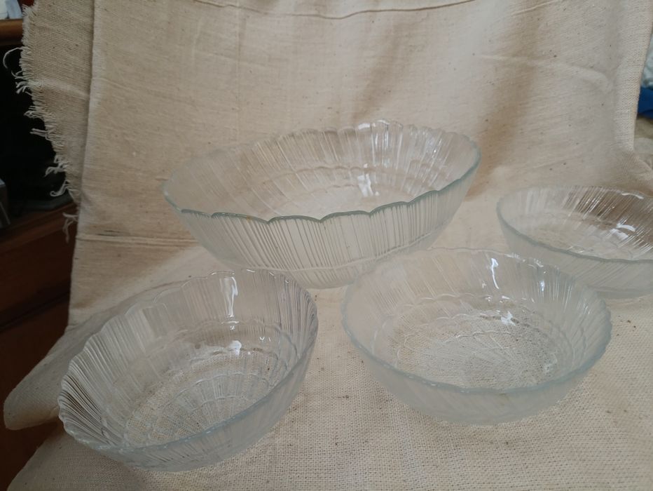 Набор салатников 6+1