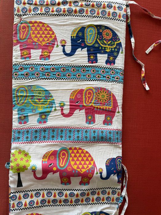 Обиколници за бебешка кошара или креватче и комплект чаршафи