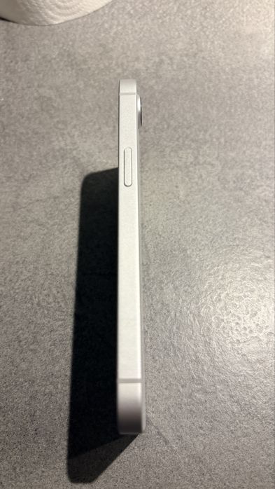 Iphone 16e 256GB, бял, с гаранция 16 месеца