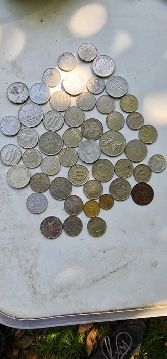 Vand diferite monede vechii.