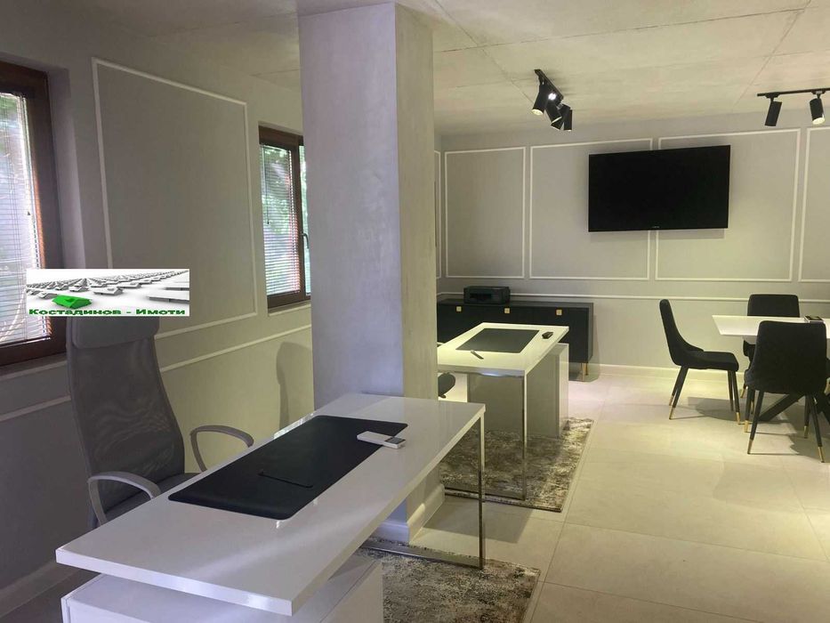 Дава се под наем Офис в Пловдив, Център - 75 кв.м за 578.34 € - Снимка #1