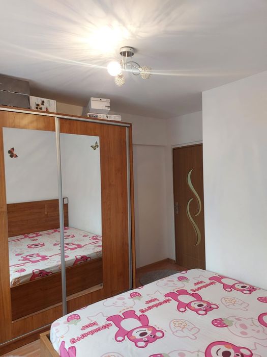 Vând apartament Zona Bascov