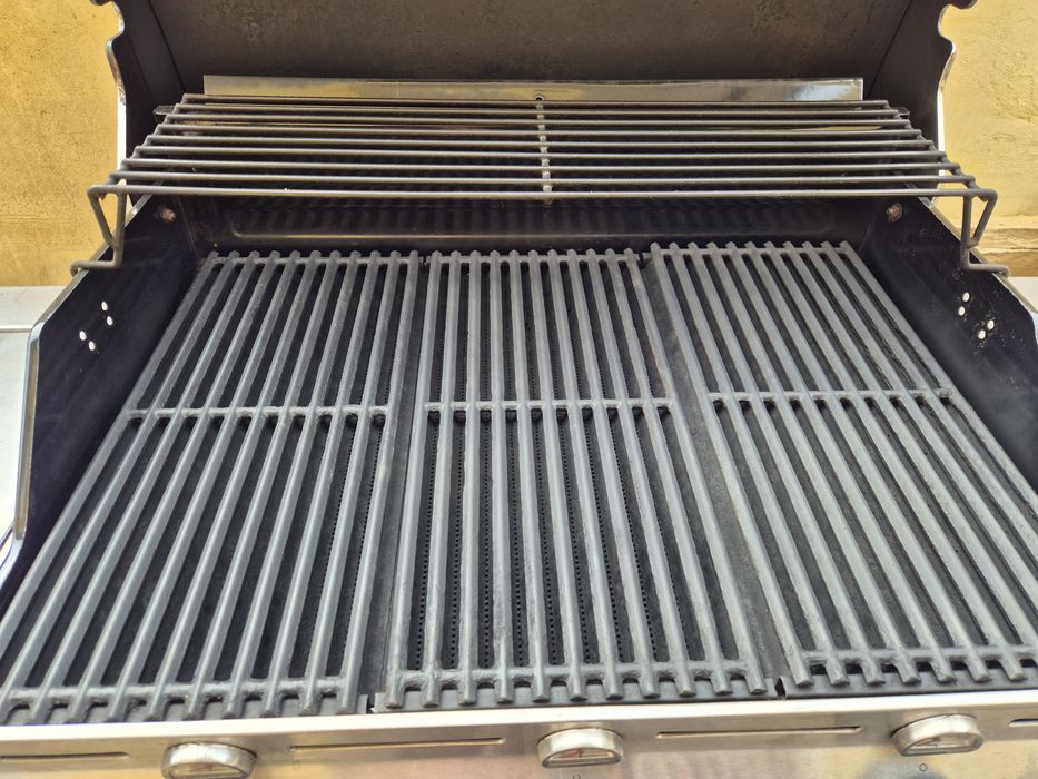 Газово барбекю CharBroil с котлон