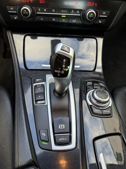 BMW 520 d / Automat/ 2.0 Diesel - 184 CP / An 2013/ navi/ head up display