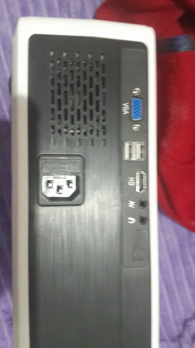 Проектор б/у в отличном состоянии