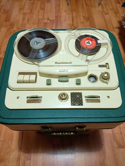 Telefunken m 85 restaurat de expozitie