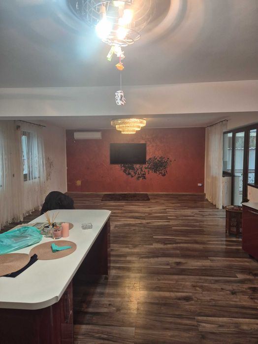 Casa de vazare zona capsunarie