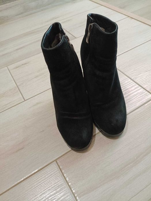 Продам обувь (зима) б/у 35 размер