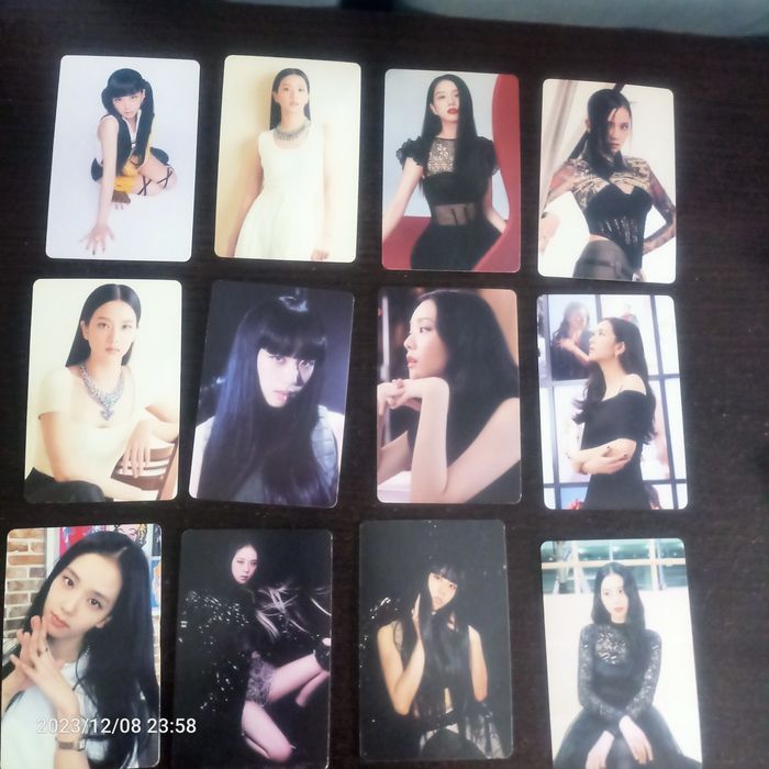 Продам карты с Джису