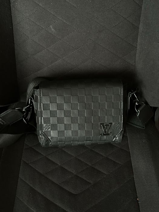 Lv чантичка.