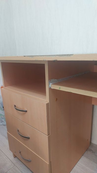 Продам стол письменный