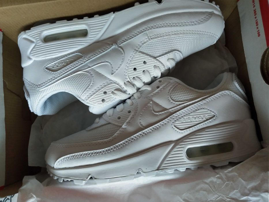 Продавам оригинални дамски обувки Nike air Max 90 - 36 номер