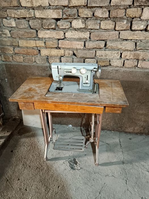 Продаётся швейная машинка ЧАЙКА