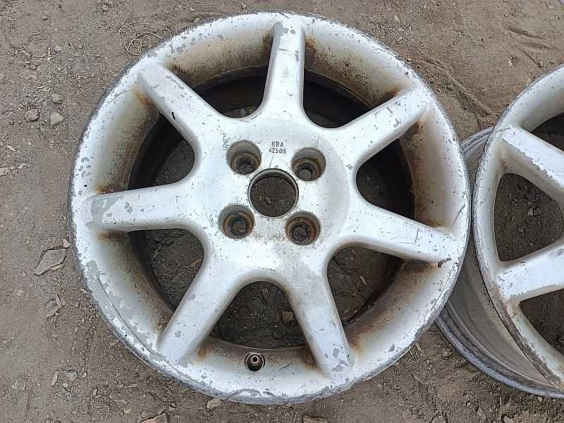 Продам ДВА оригинальных легкосплавных диска