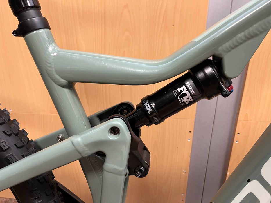 +MTB Focus THRON 6.9/29"/M-size/Suspension Full 130+