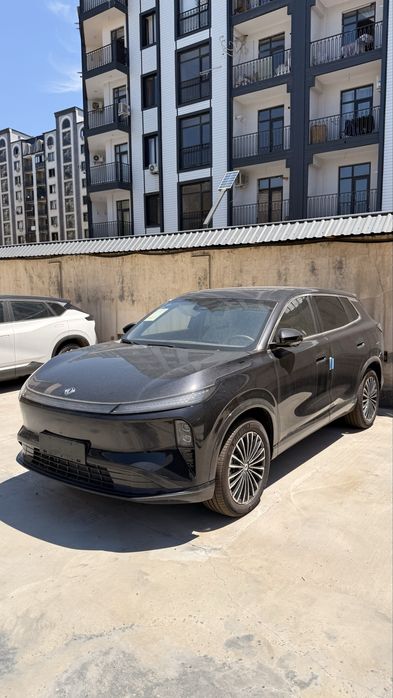 Dongfeng aelus L8 hybrid 210 km