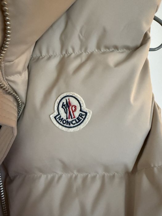 Дамски елек moncler