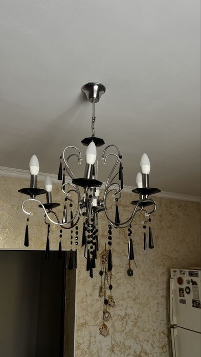 Продам люстру срочно