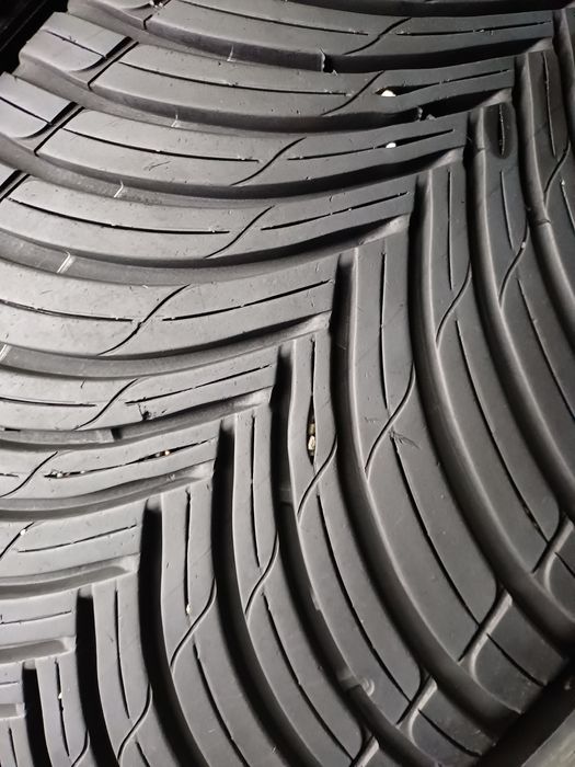 Гуми 245/45/18 Бф Гудрич