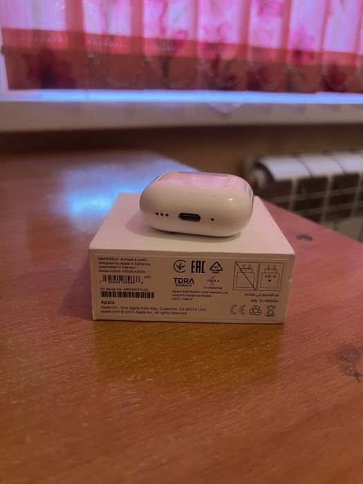 Наушники Apple AirPods 4 ANC
