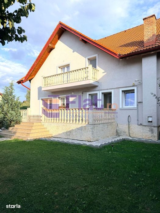 Casă spațioasă și elegantă cu teren  – Sânpetru