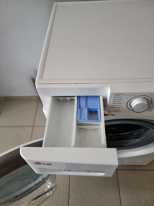 Пералня със сушилня LG