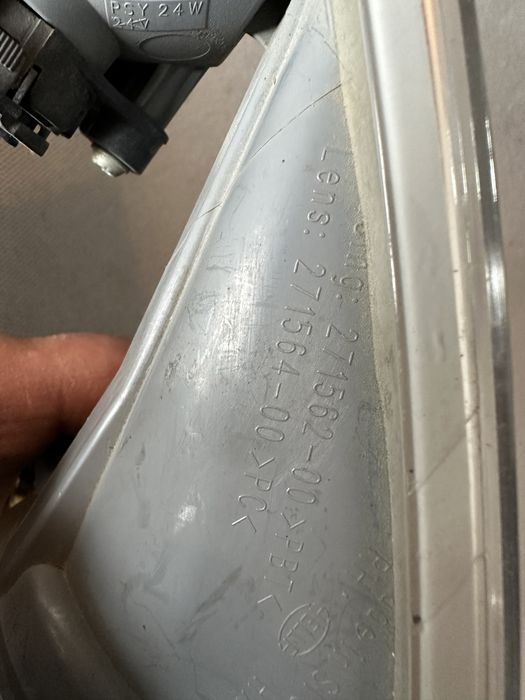 Proiector dreapta citroen c5.cod:271562-00.