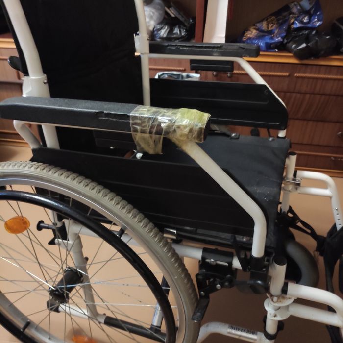 Инвалидная коляска