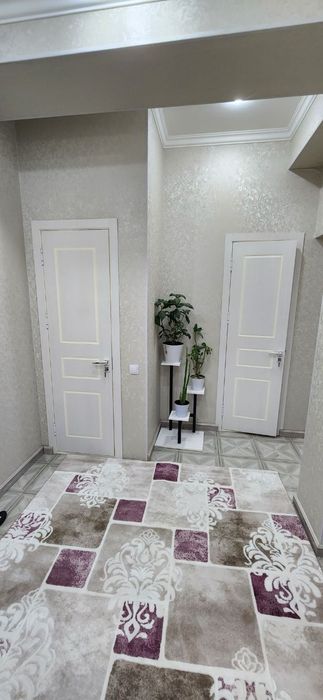 Сдаётся трёхкомнатная квартира.