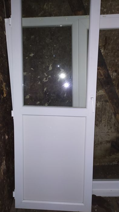 Окно Дверь пластиковое ( б/ у)