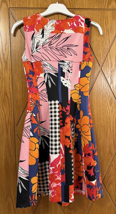 Pinko къса рокля