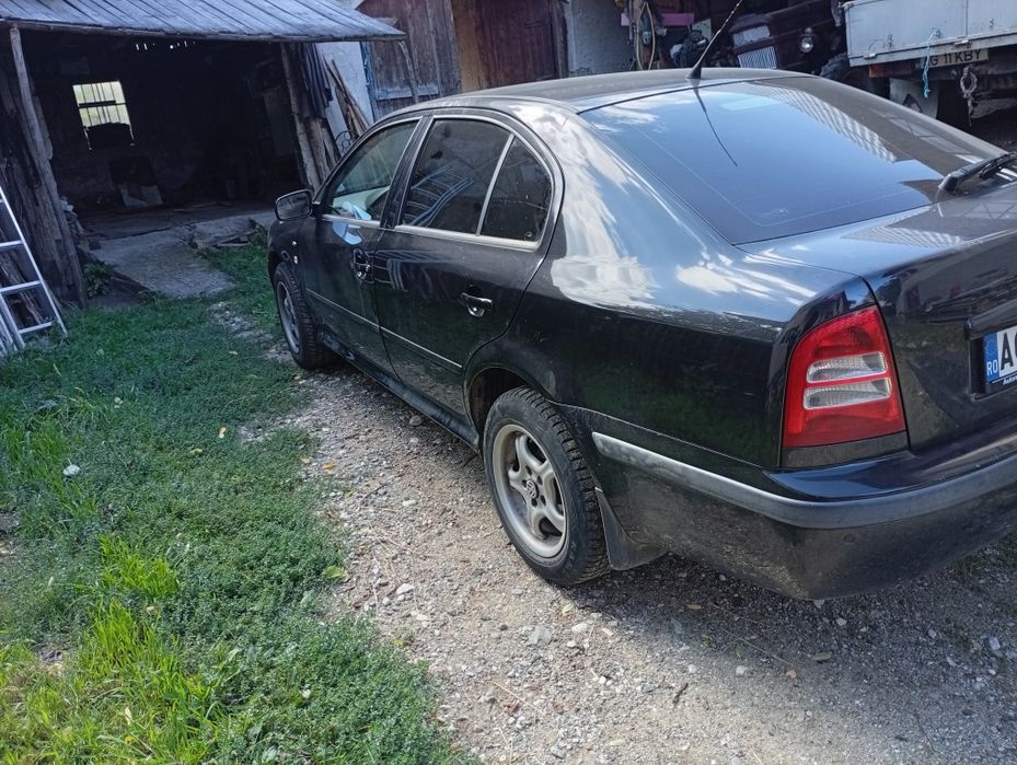 Vînd Scoda Octavia motor18 an2003  sau schimb cu Suzuki Vitara benzina cu diferența din partea mea.
