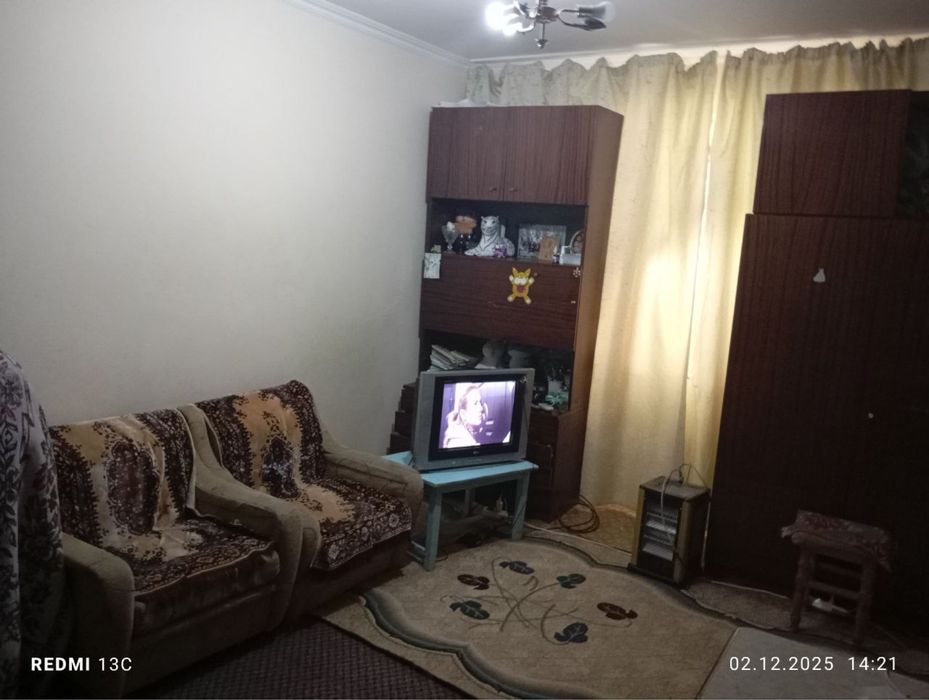 1 xonali uy  3 mkr srochna sotiladi