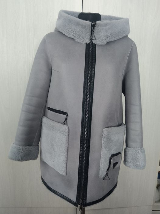 Продам двух стороннюю дубленку